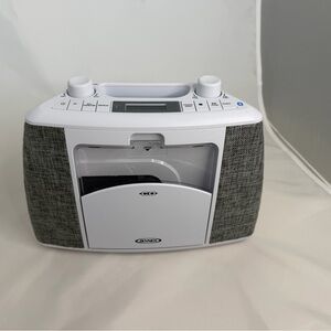 Jensen CD-565 Bluetooth CD/Radio Player, White/Gray in original box